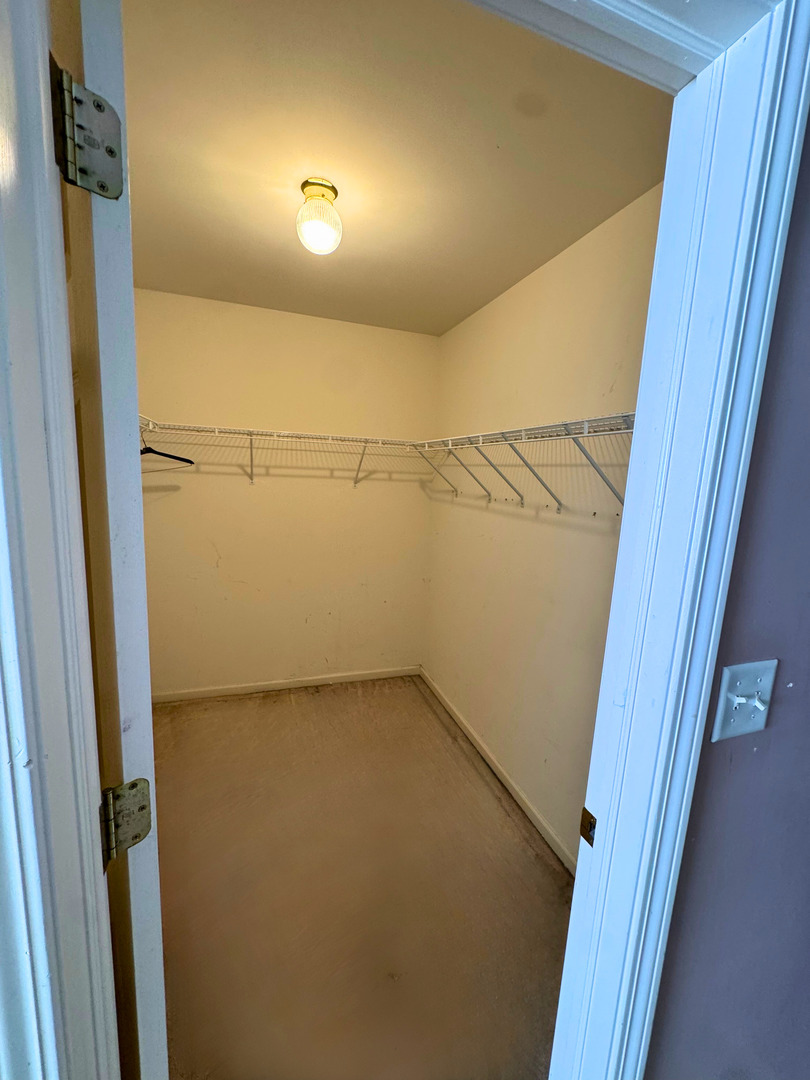 313 Kensington Drive, Oswego, IL 60543