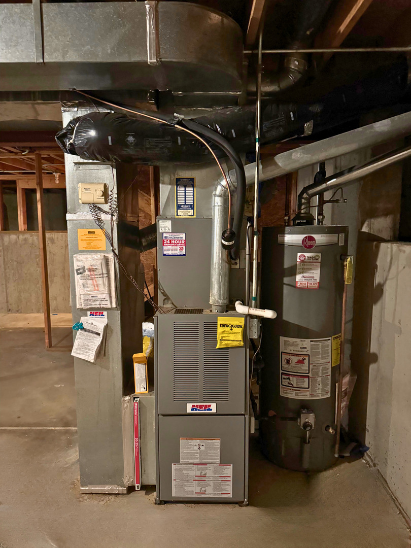 313 Kensington Drive, Oswego, IL 60543