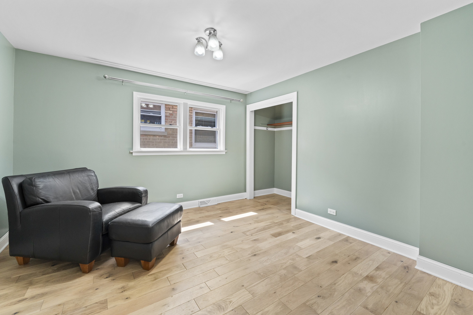 5438 S Komensky Avenue, Chicago, IL 60632