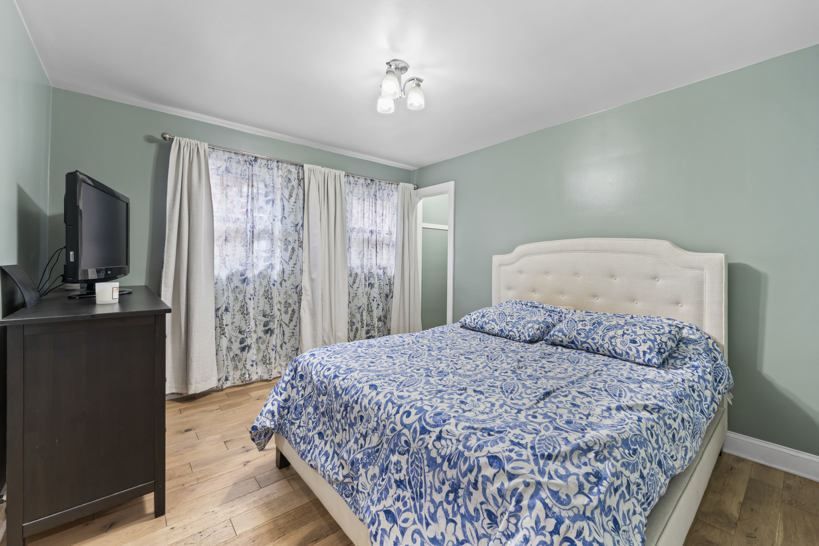 5438 S Komensky Avenue, Chicago, IL 60632