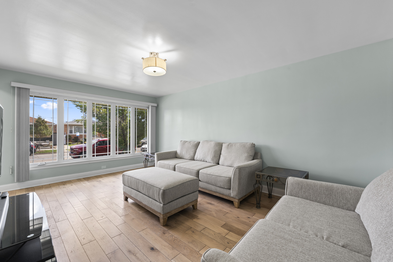 5438 S Komensky Avenue, Chicago, IL 60632