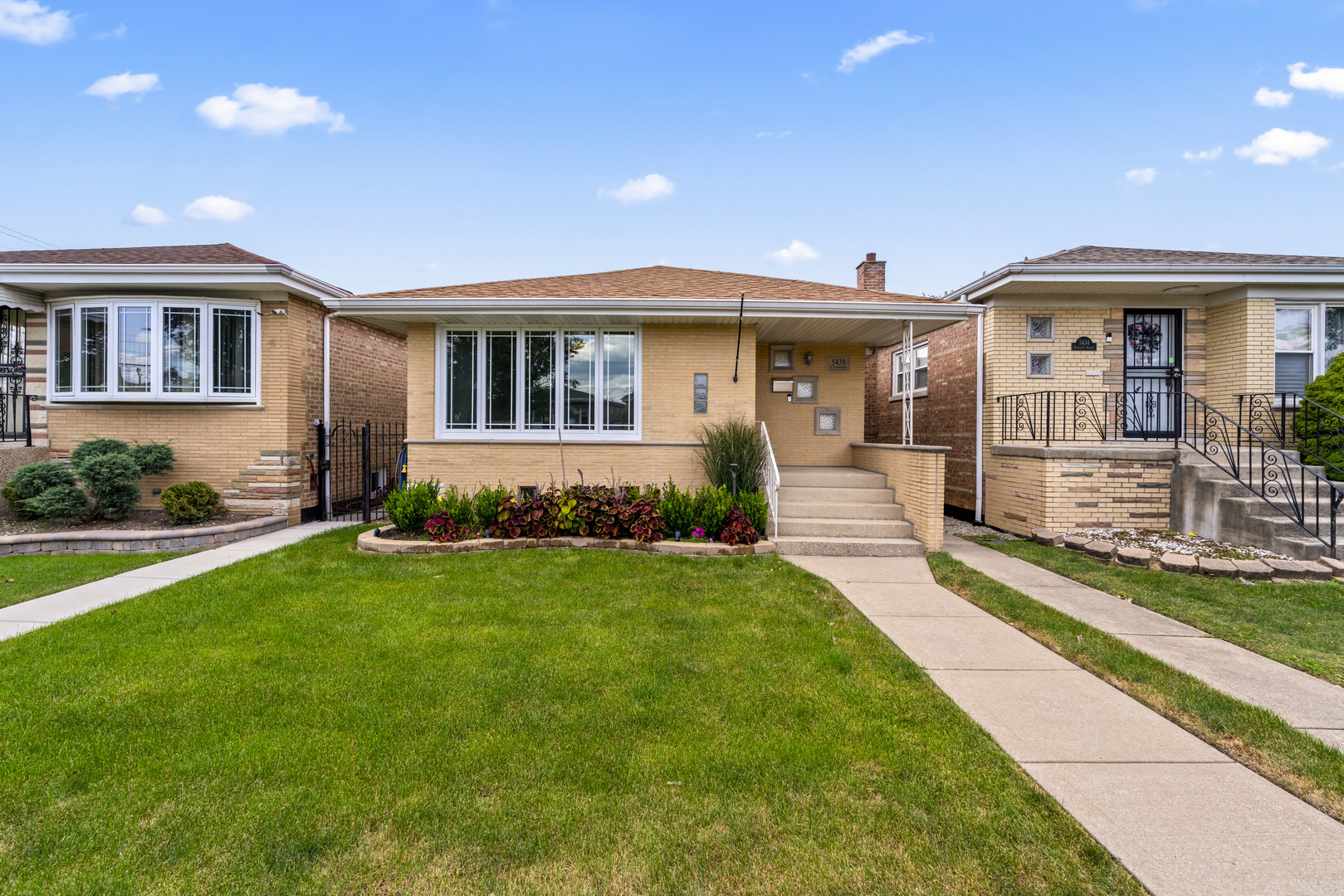 5438 S Komensky Avenue, Chicago, IL 60632