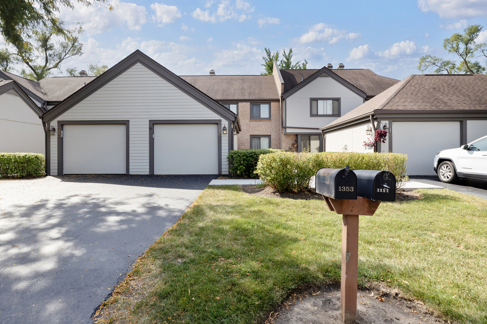 1357 Bristol Lane, Buffalo Grove, IL 60089