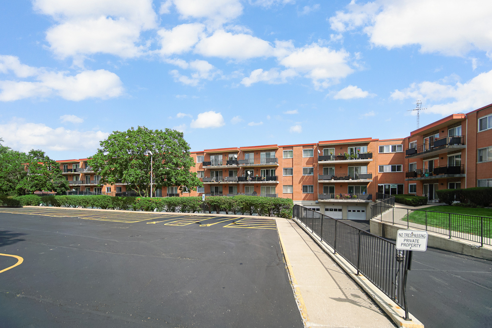 940 Holbrook Road #33A, Homewood, IL 60430
