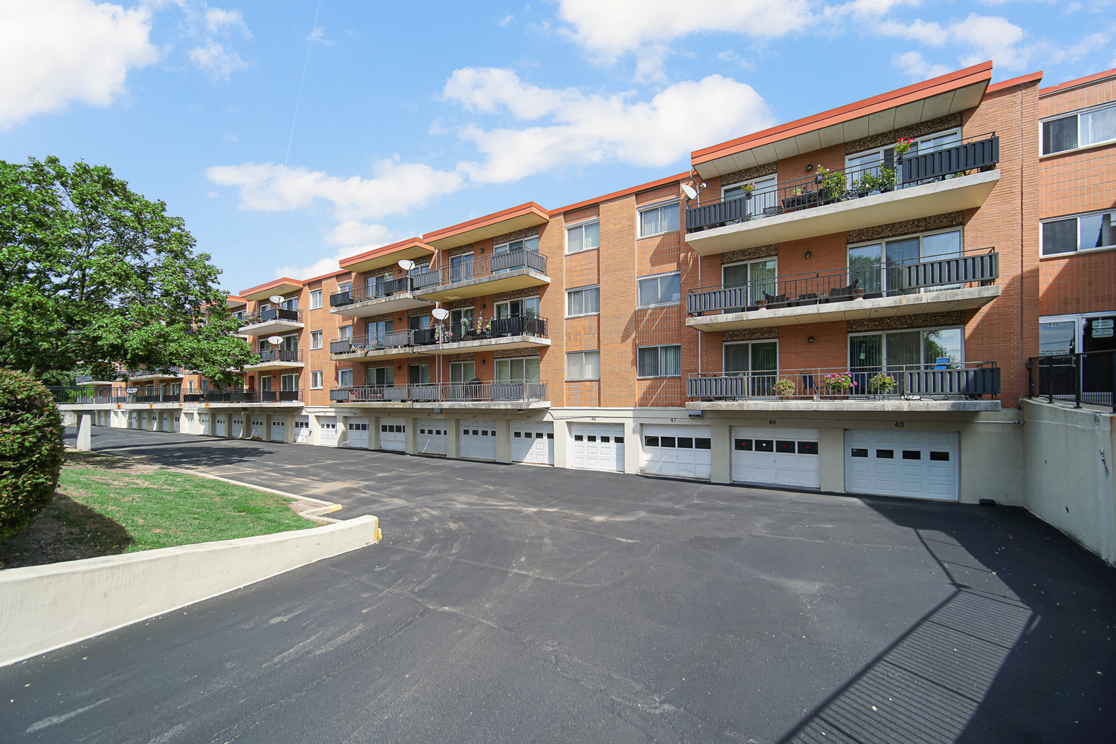 940 Holbrook Road #33A, Homewood, IL 60430