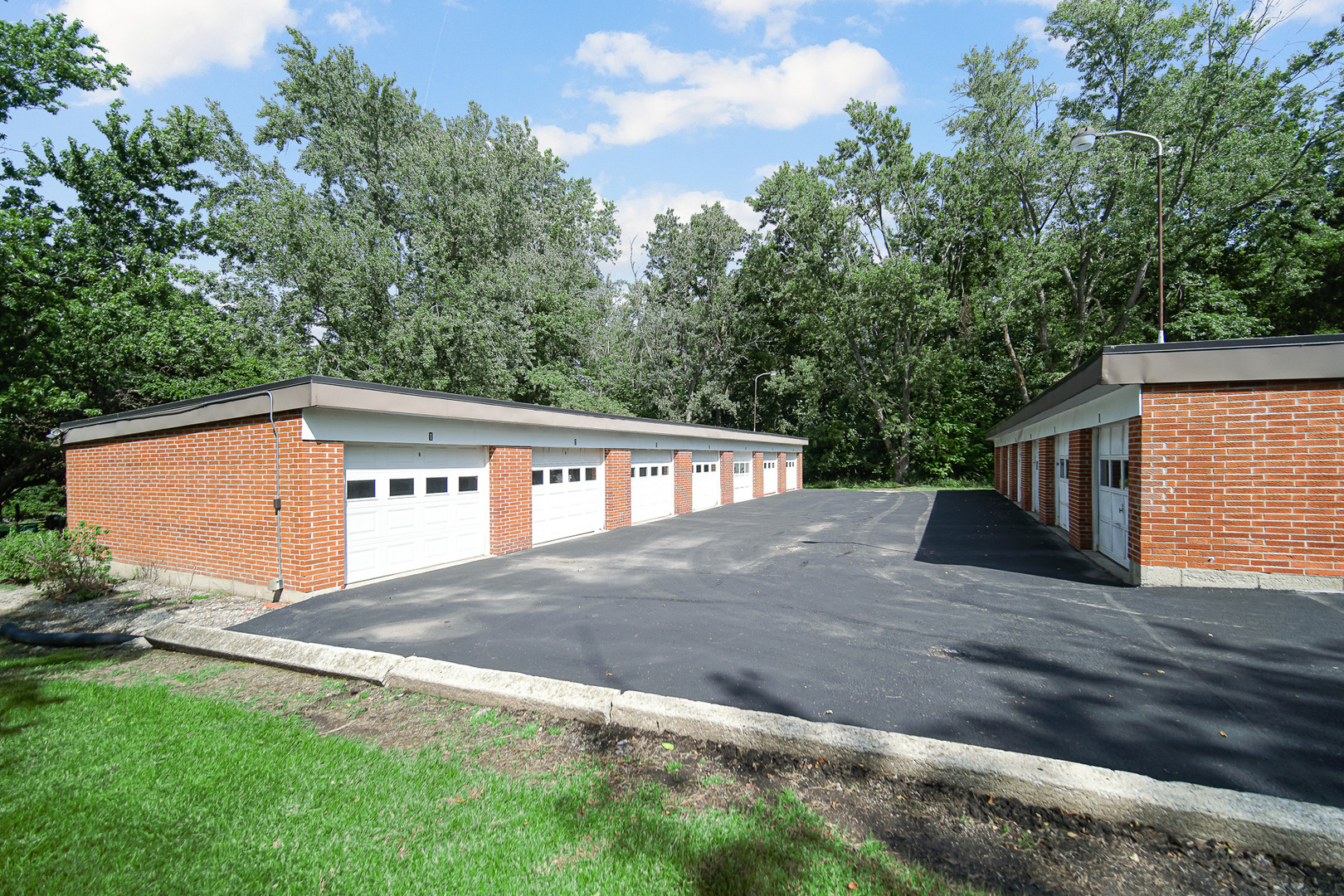 940 Holbrook Road #33A, Homewood, IL 60430
