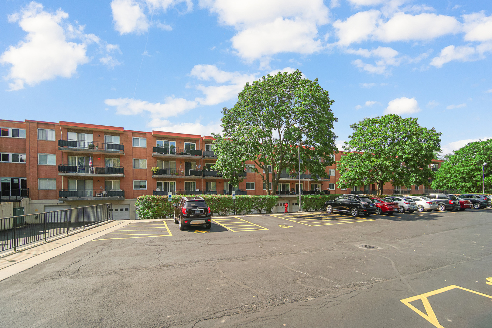 940 Holbrook Road #33A, Homewood, IL 60430