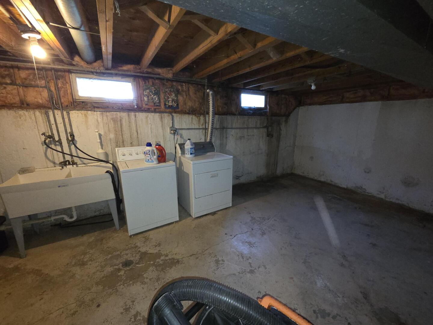 8900 W 93rd Street, Hickory Hills, IL 60457
