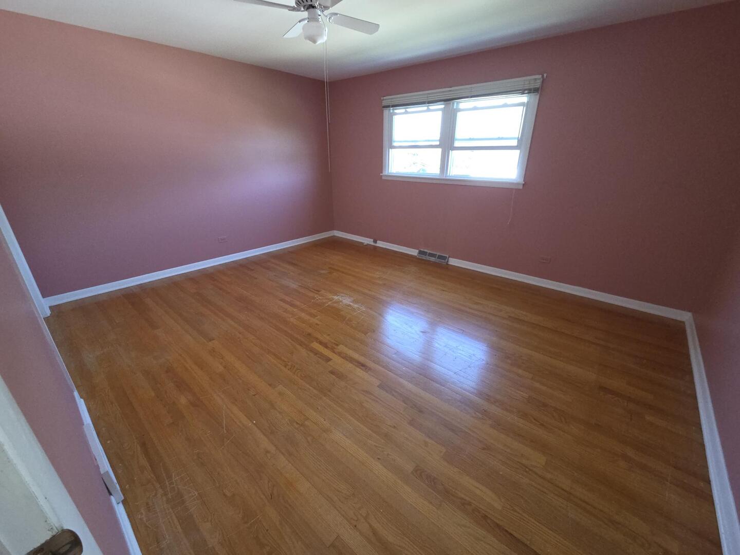 8900 W 93rd Street, Hickory Hills, IL 60457