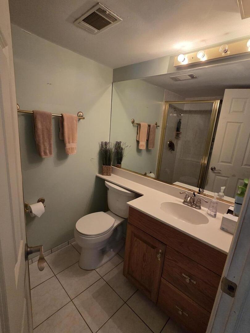 8900 W 93rd Street, Hickory Hills, IL 60457