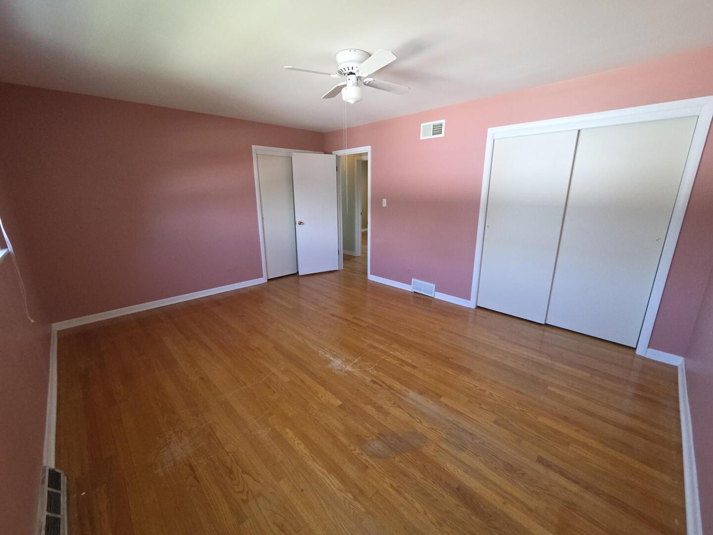 8900 W 93rd Street, Hickory Hills, IL 60457