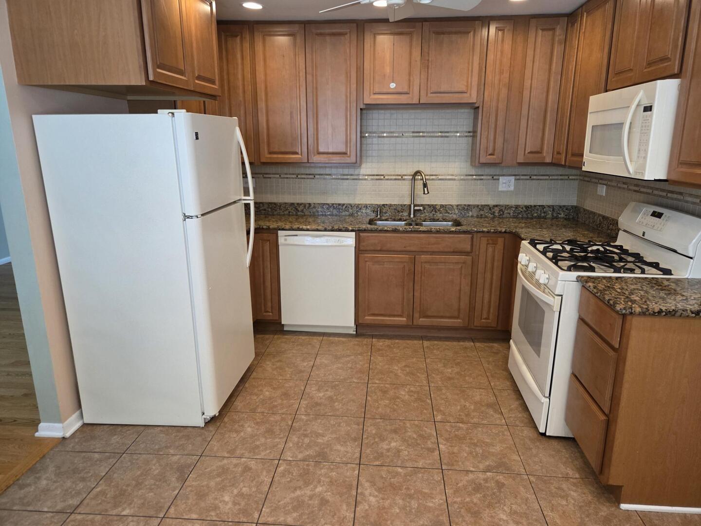 8900 W 93rd Street, Hickory Hills, IL 60457