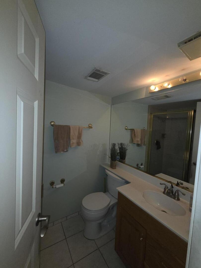 8900 W 93rd Street, Hickory Hills, IL 60457