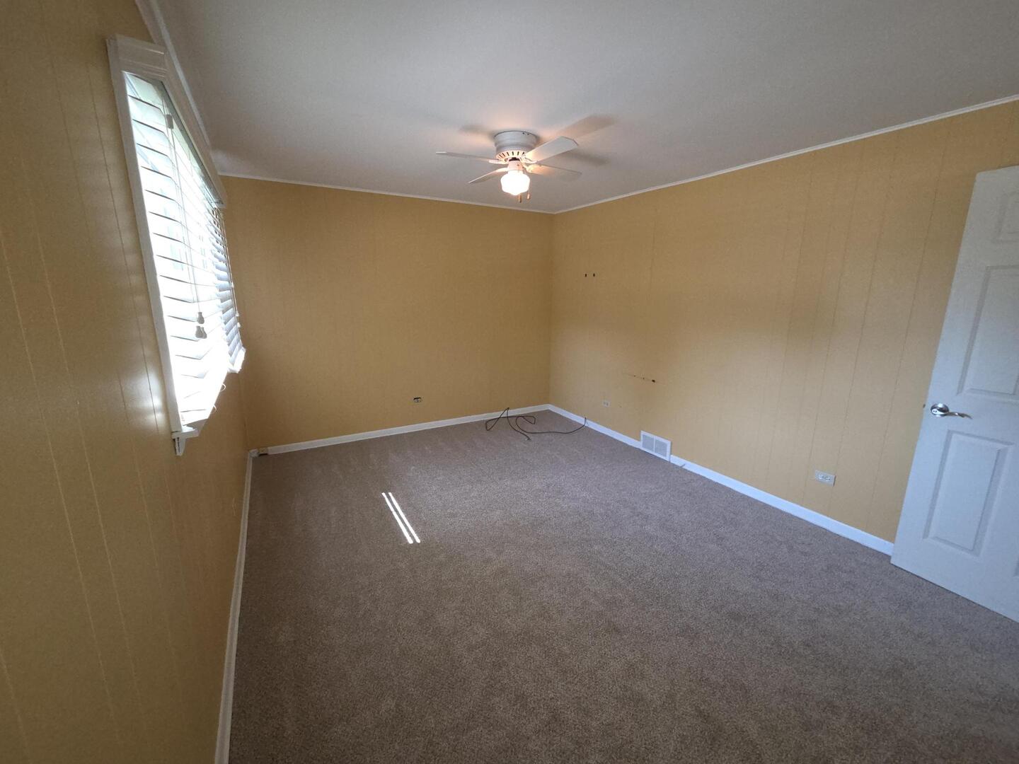 8900 W 93rd Street, Hickory Hills, IL 60457