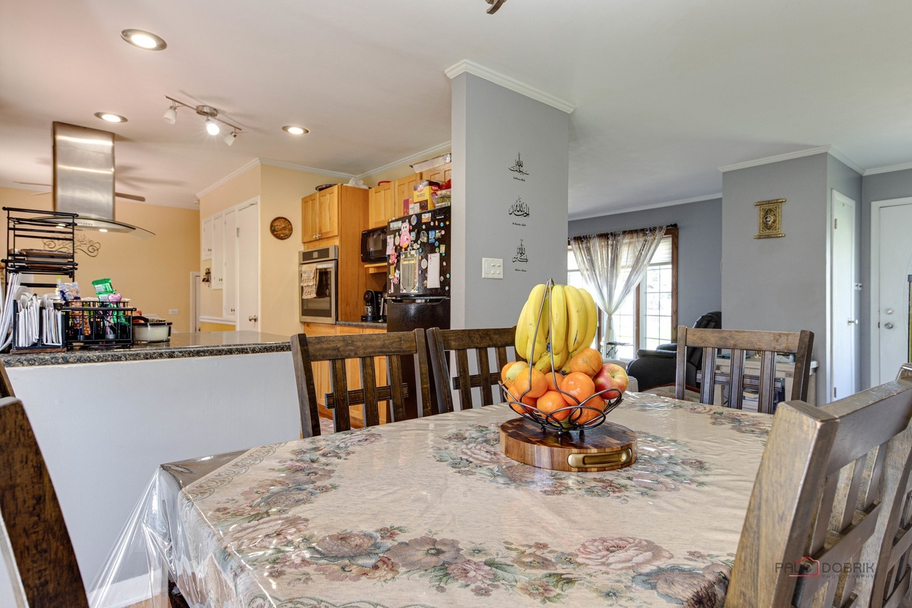 23W073 Dickens Avenue, Glen Ellyn, IL 60137