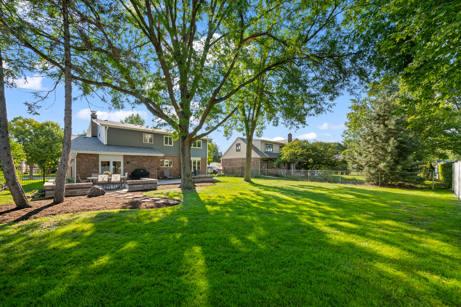 1306 S Walnut Avenue, Arlington Heights, IL 60005
