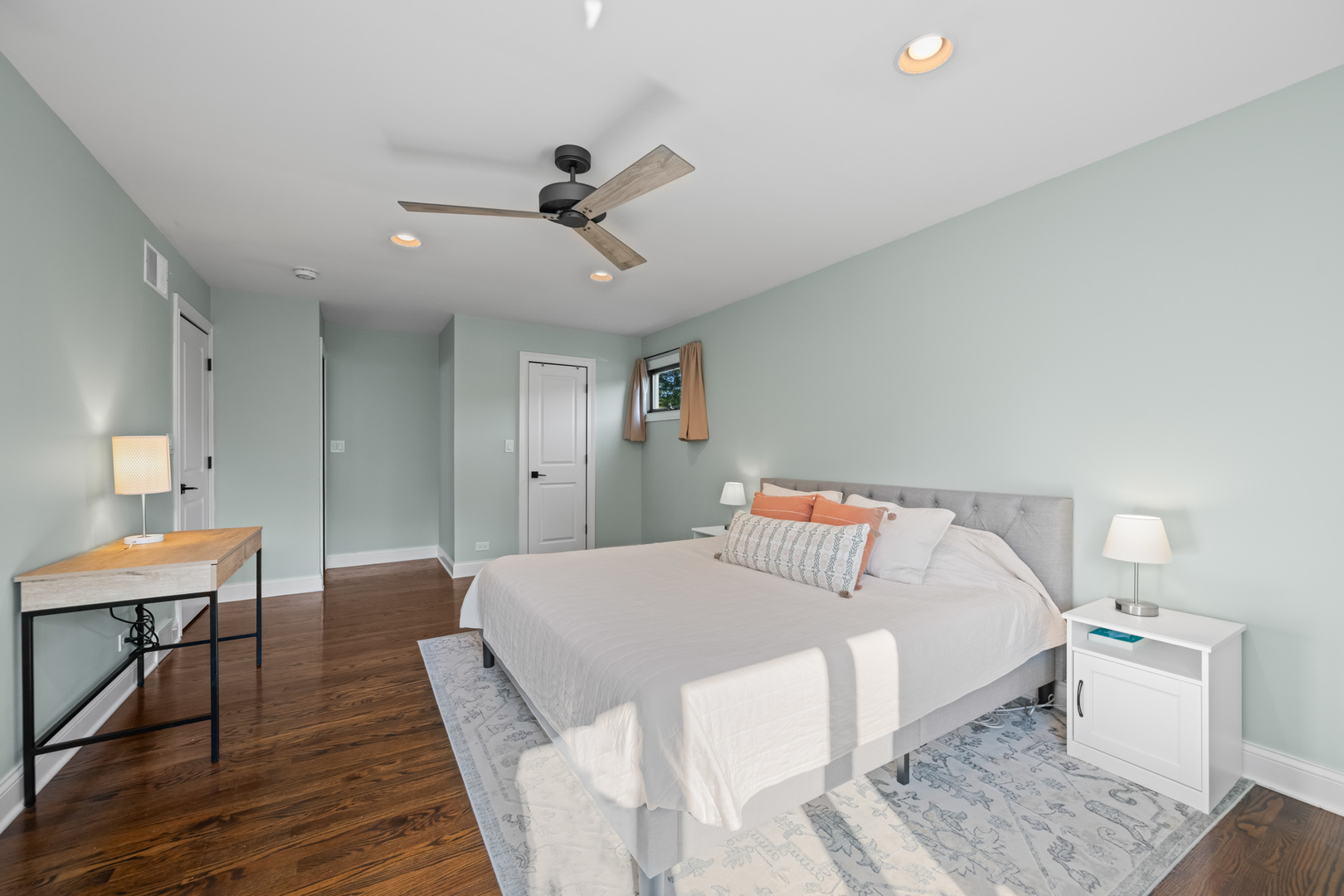1306 S Walnut Avenue, Arlington Heights, IL 60005