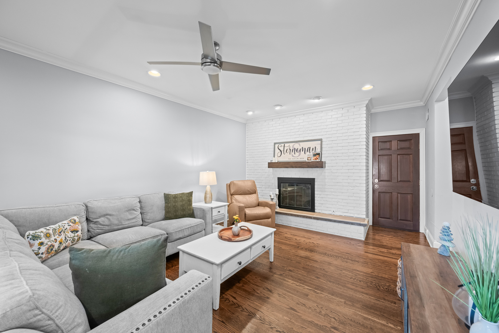 1306 S Walnut Avenue, Arlington Heights, IL 60005