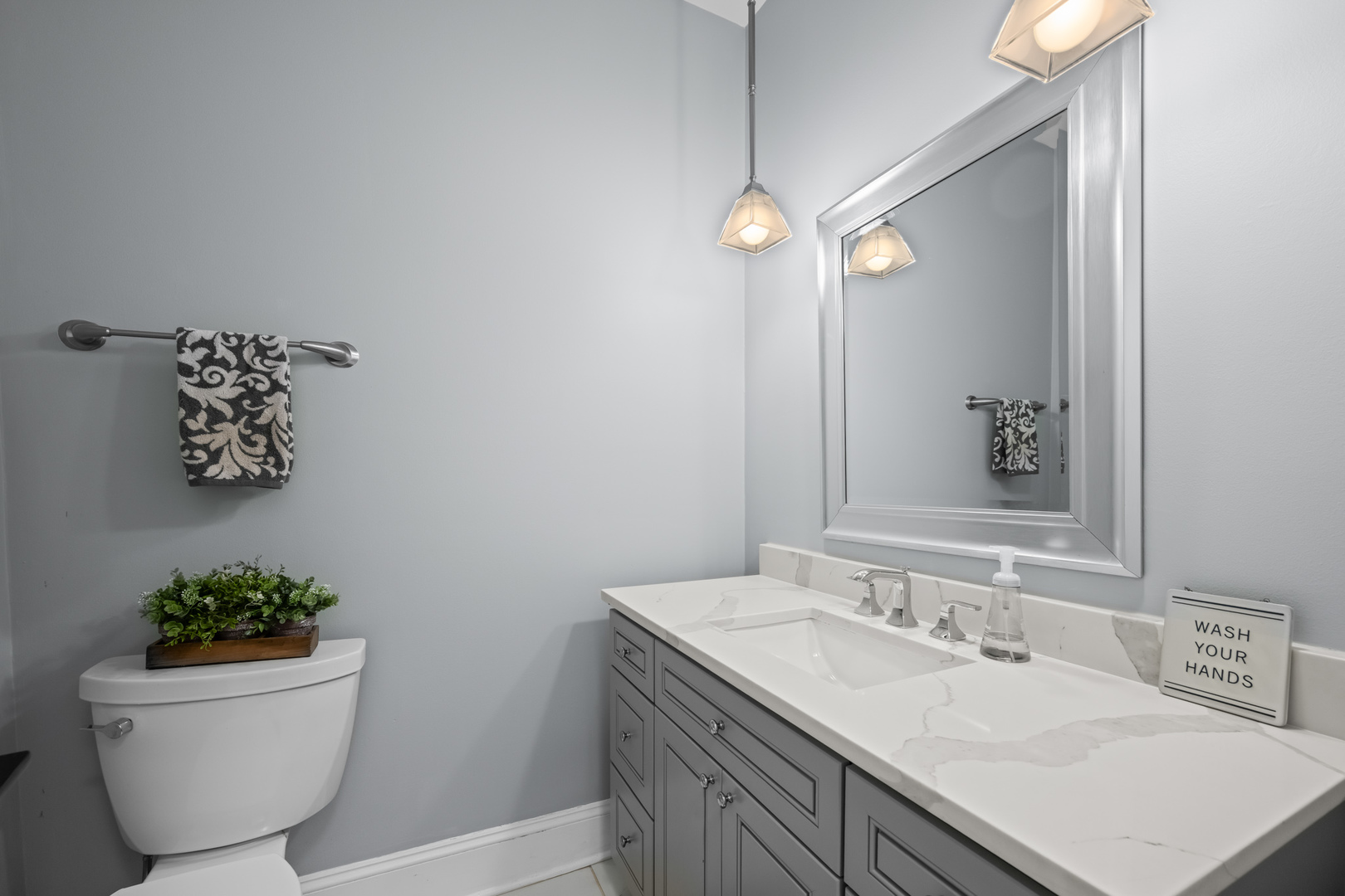 1306 S Walnut Avenue, Arlington Heights, IL 60005