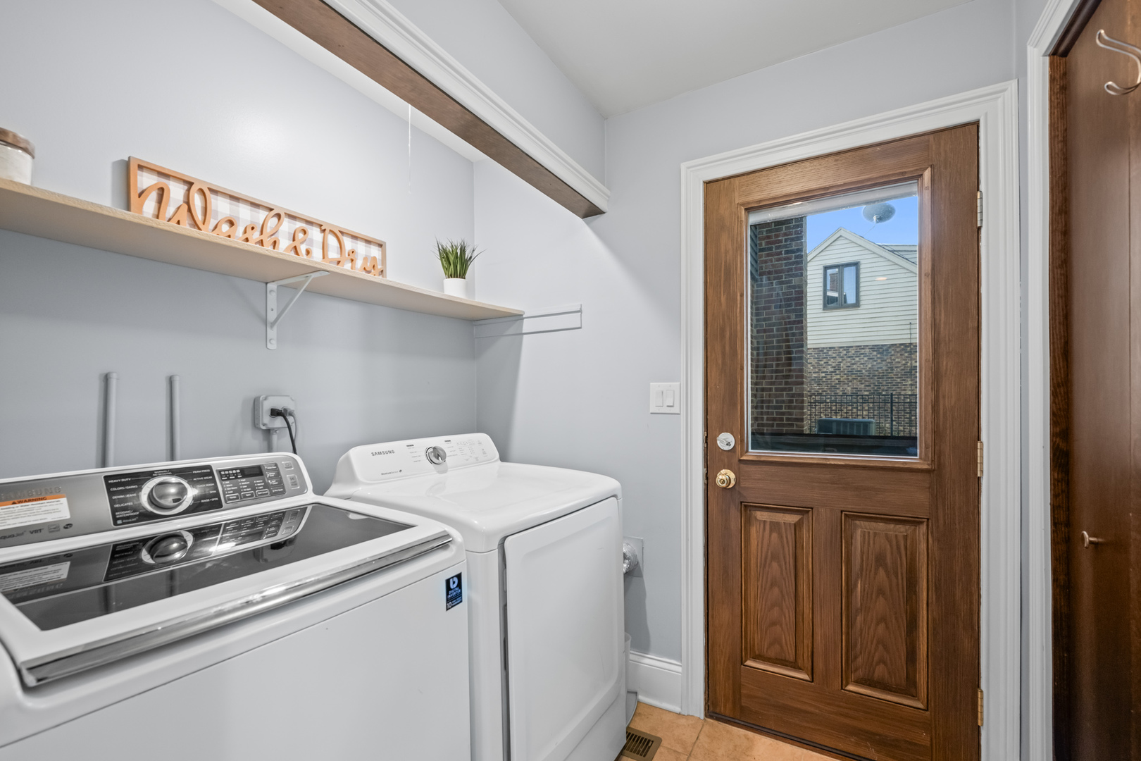 1306 S Walnut Avenue, Arlington Heights, IL 60005