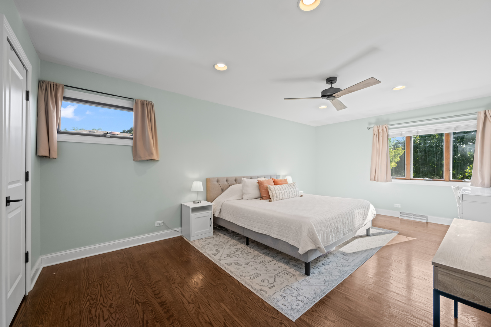 1306 S Walnut Avenue, Arlington Heights, IL 60005