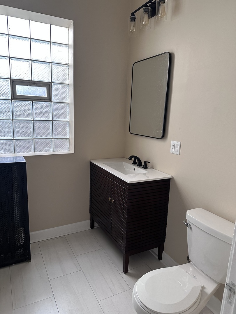6121 S Evans Avenue #2, Chicago, IL 60637