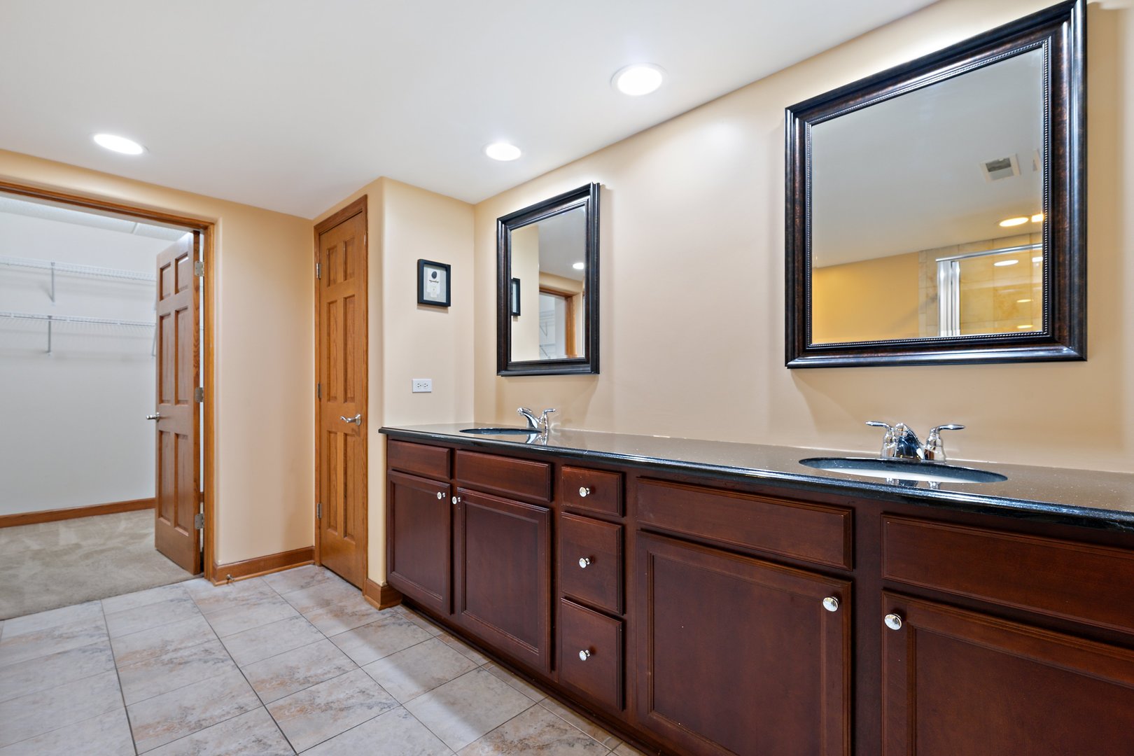 4833 N Olcott Avenue #307, Harwood Heights, IL 60706