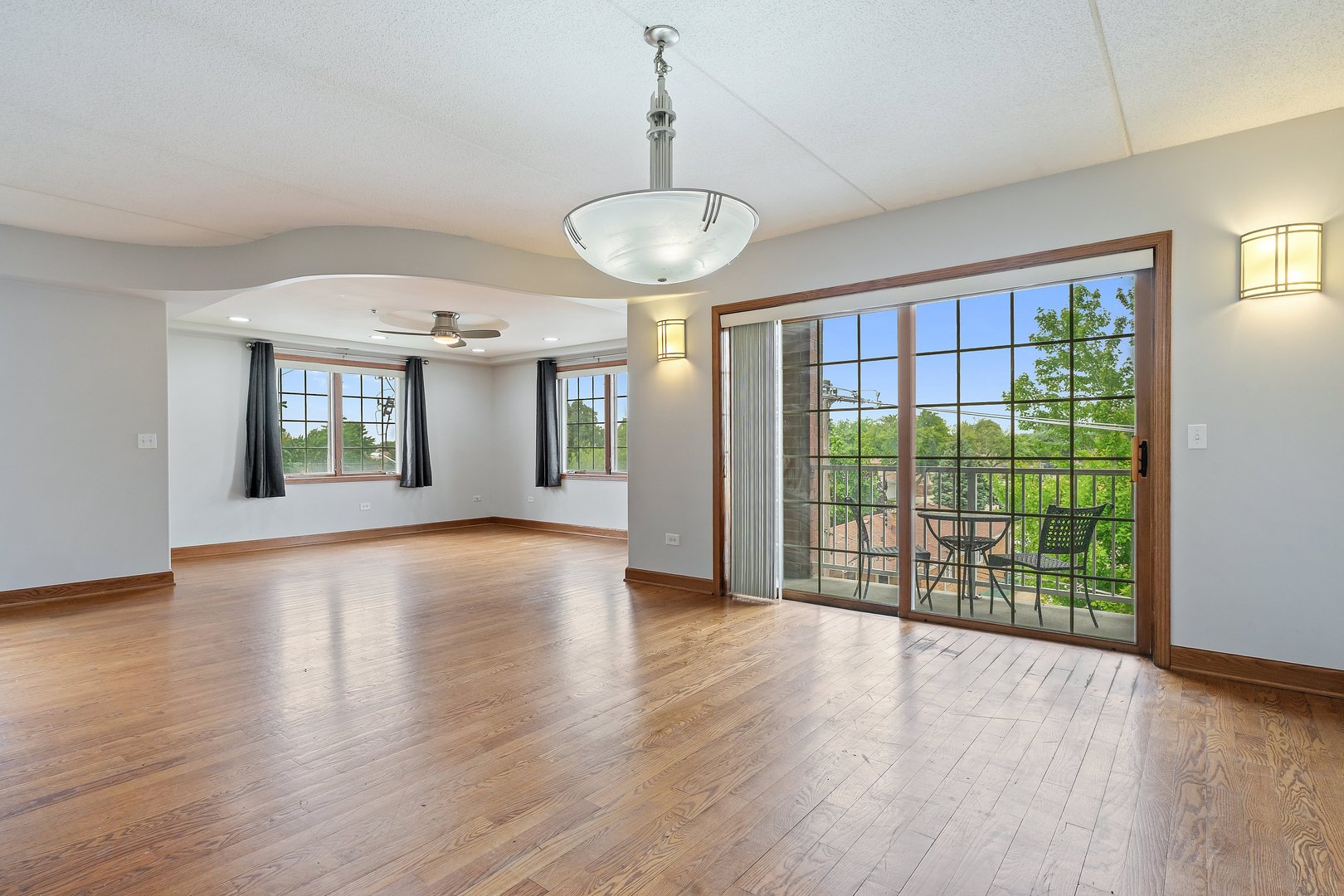 4833 N Olcott Avenue #307, Harwood Heights, IL 60706