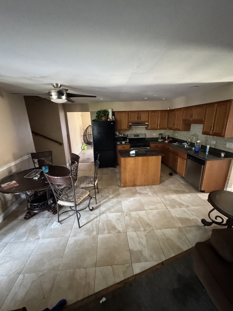 2111 E 172nd Street, South Holland, IL 60473