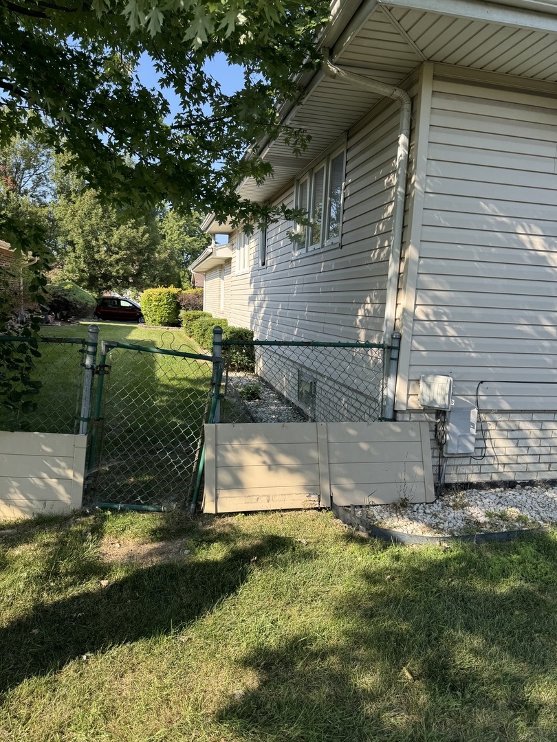 2111 E 172nd Street, South Holland, IL 60473