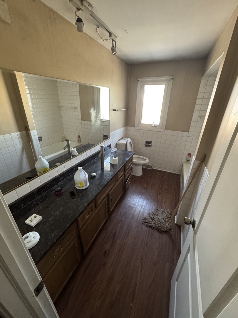 2111 E 172nd Street, South Holland, IL 60473
