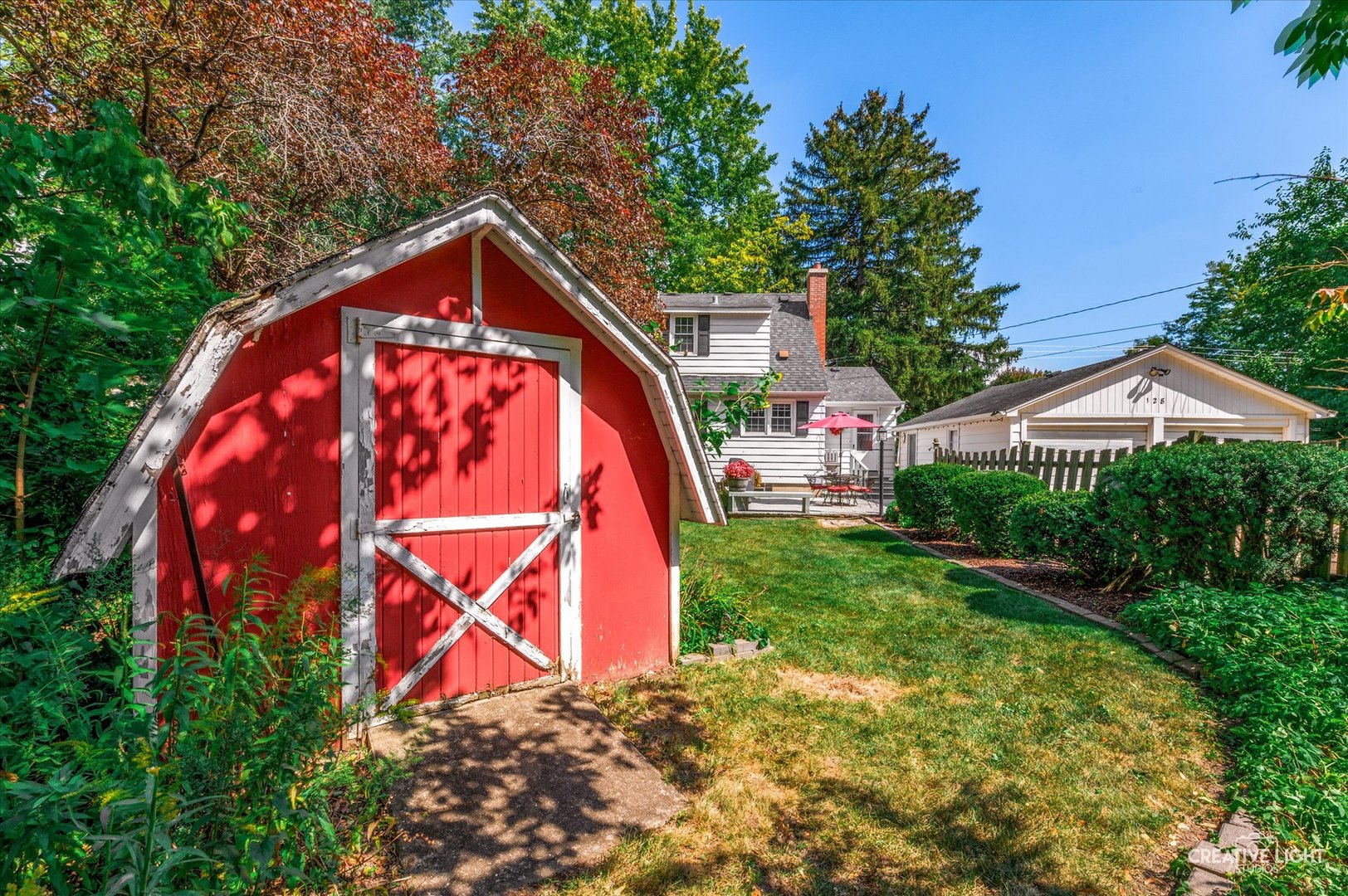 128 S Oakwood Avenue, West Chicago, IL 60185