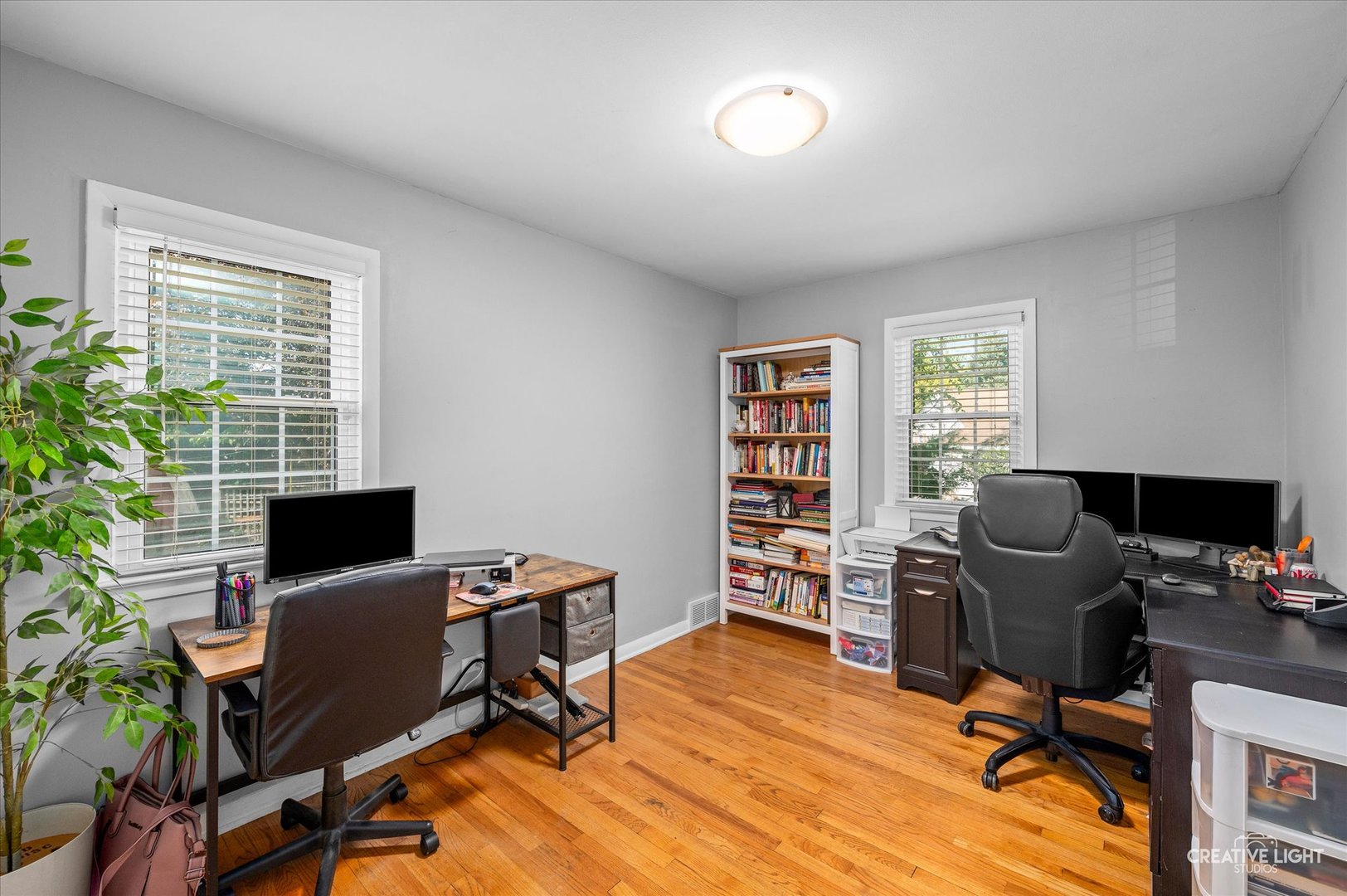 128 S Oakwood Avenue, West Chicago, IL 60185