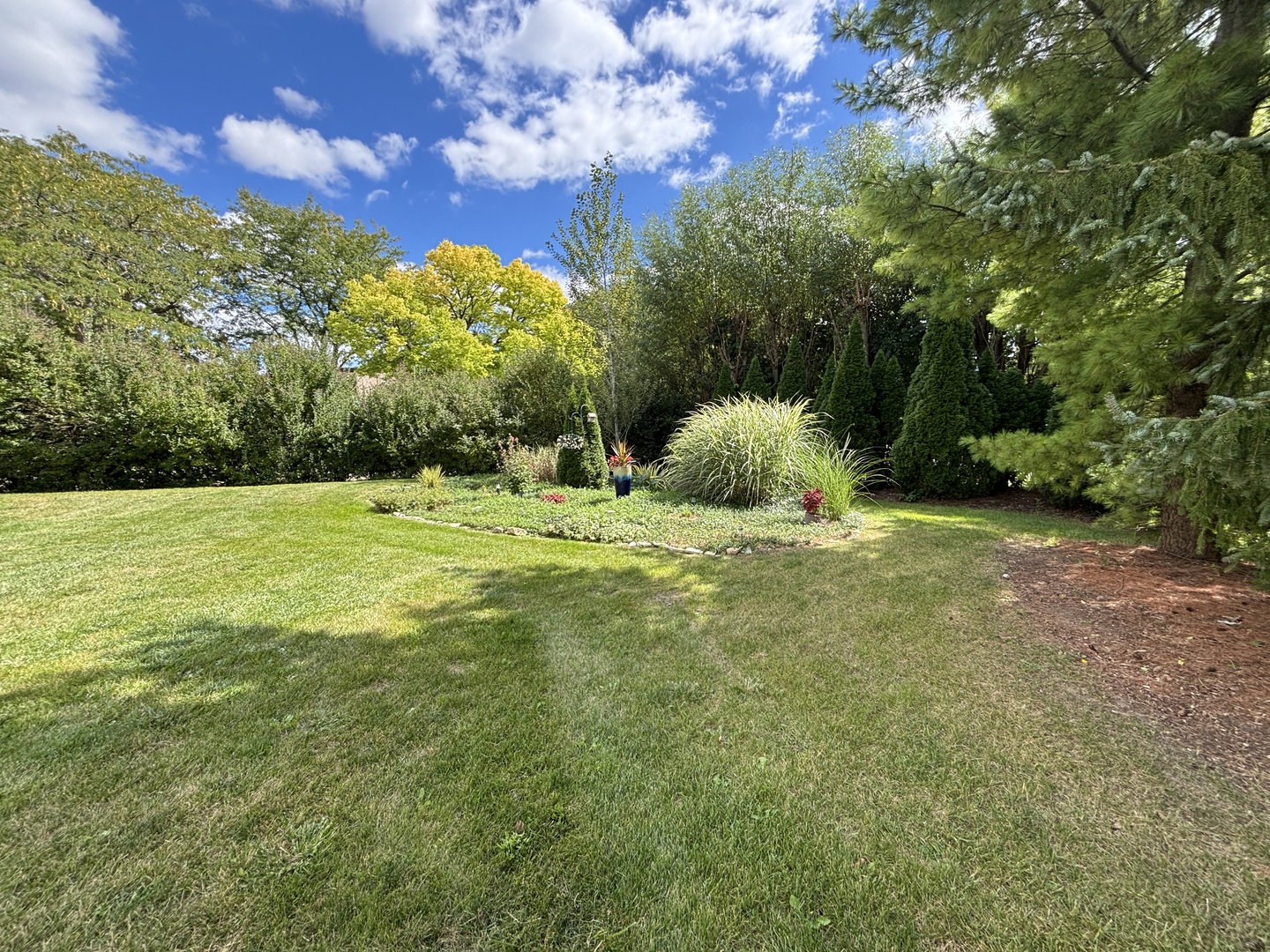 2S590 Seraph Holmes Court, Warrenville, IL 60555