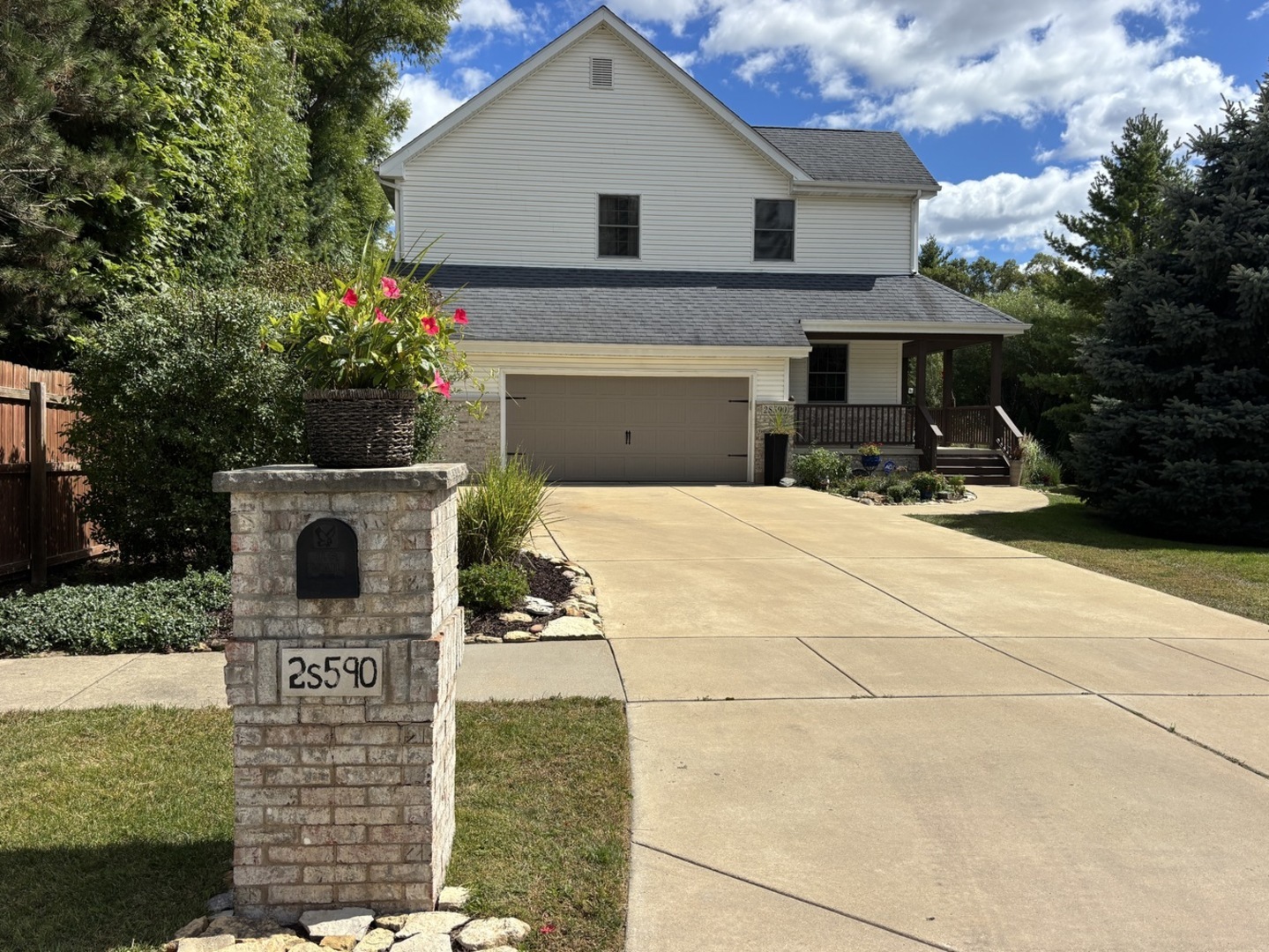 2S590 Seraph Holmes Court, Warrenville, IL 60555