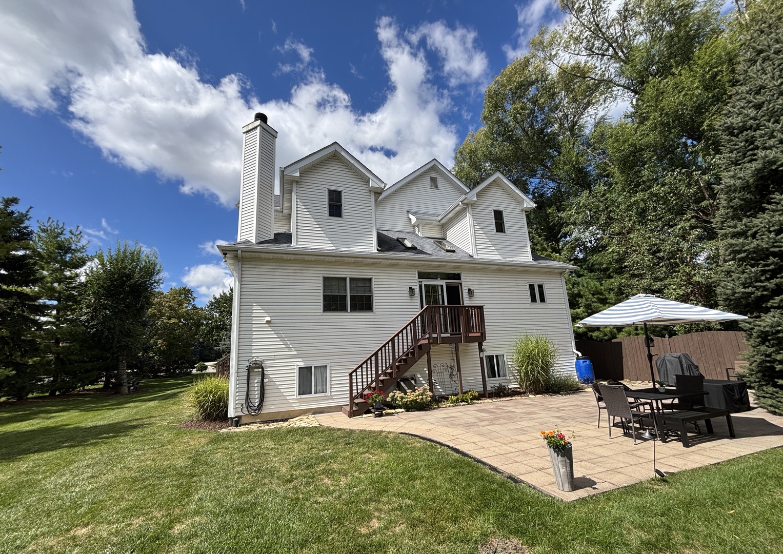 2S590 Seraph Holmes Court, Warrenville, IL 60555