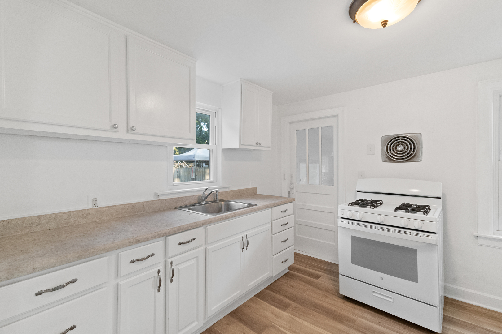 1611 19th Street, Zion, IL 60099