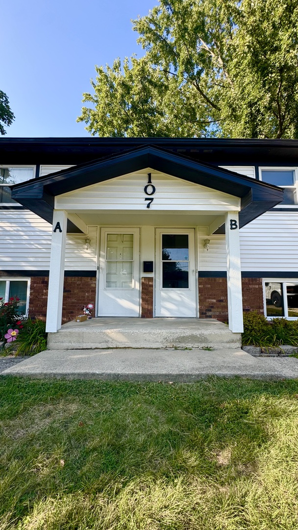 107 Park Street #B, Yorkville, IL 60560