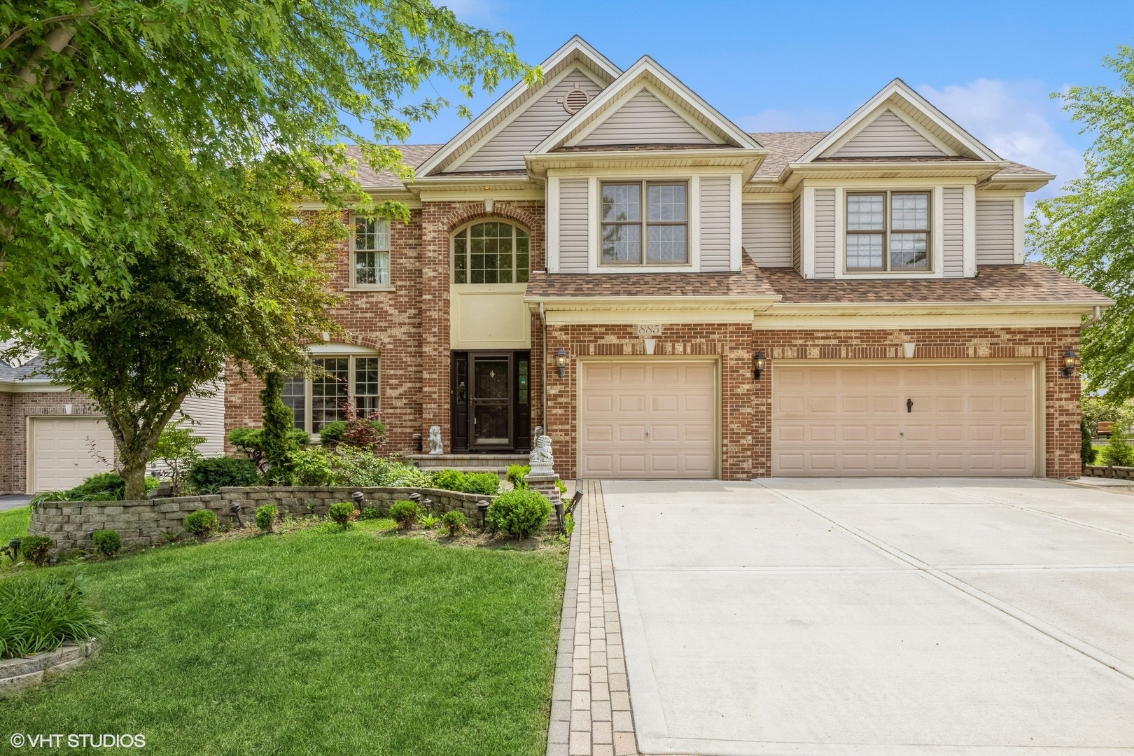 885 TIPPERARY Street, Gilberts, IL 60136