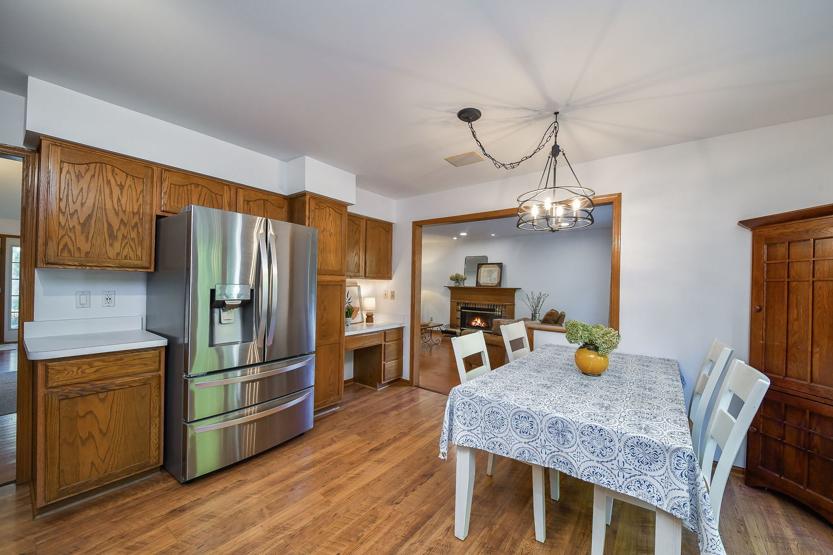 39W644 Harvey Square, Geneva, IL 60134