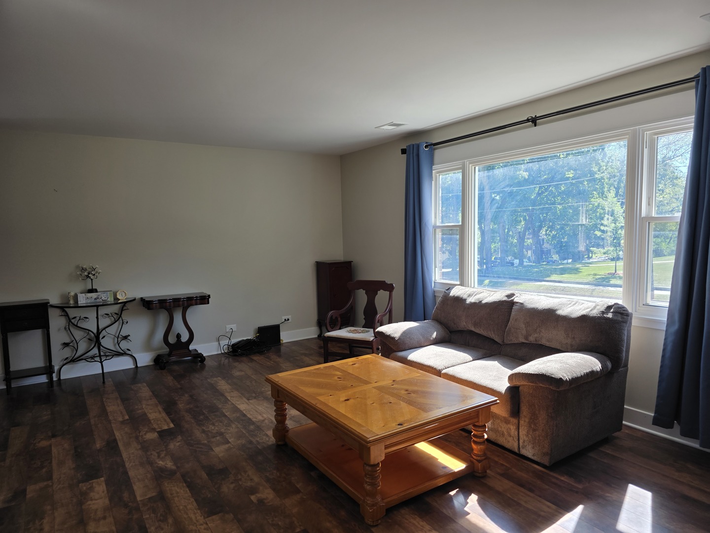 712 W HIGHLAND Avenue #4, Elgin, IL 60123