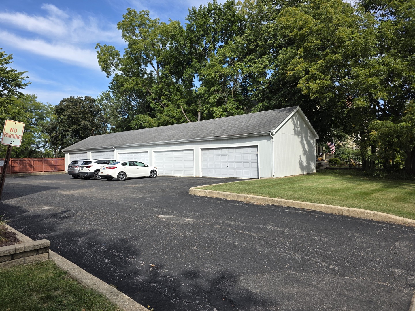 712 W HIGHLAND Avenue #4, Elgin, IL 60123