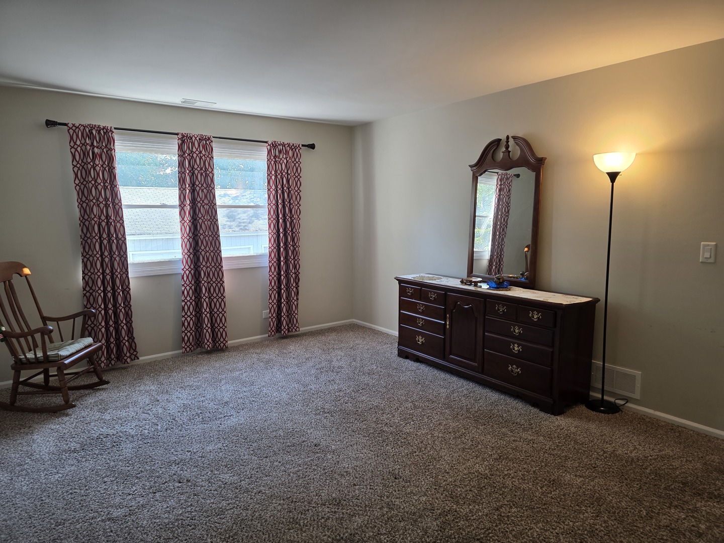 712 W HIGHLAND Avenue #4, Elgin, IL 60123