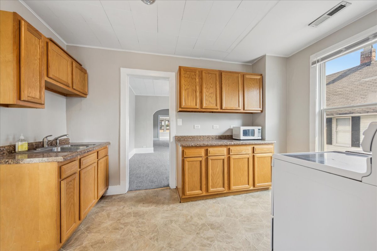 1013 Maple Avenue #2, Downers Grove, IL 60515