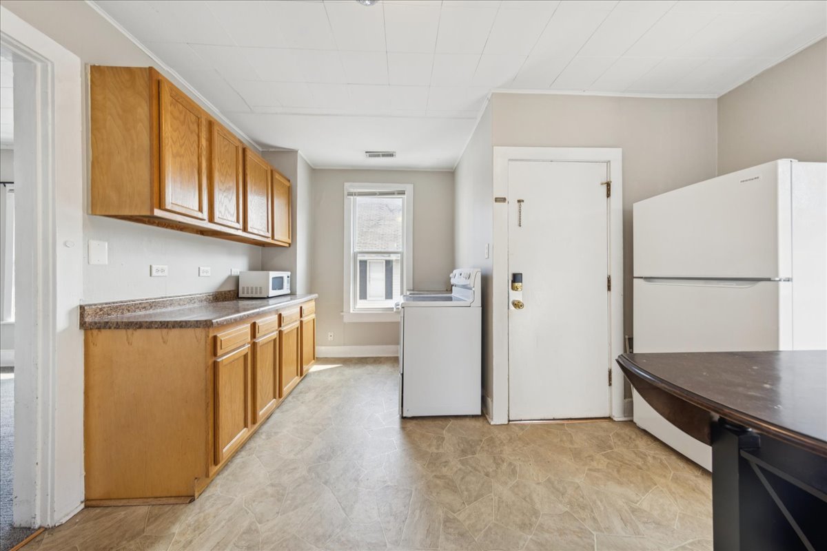 1013 Maple Avenue #2, Downers Grove, IL 60515