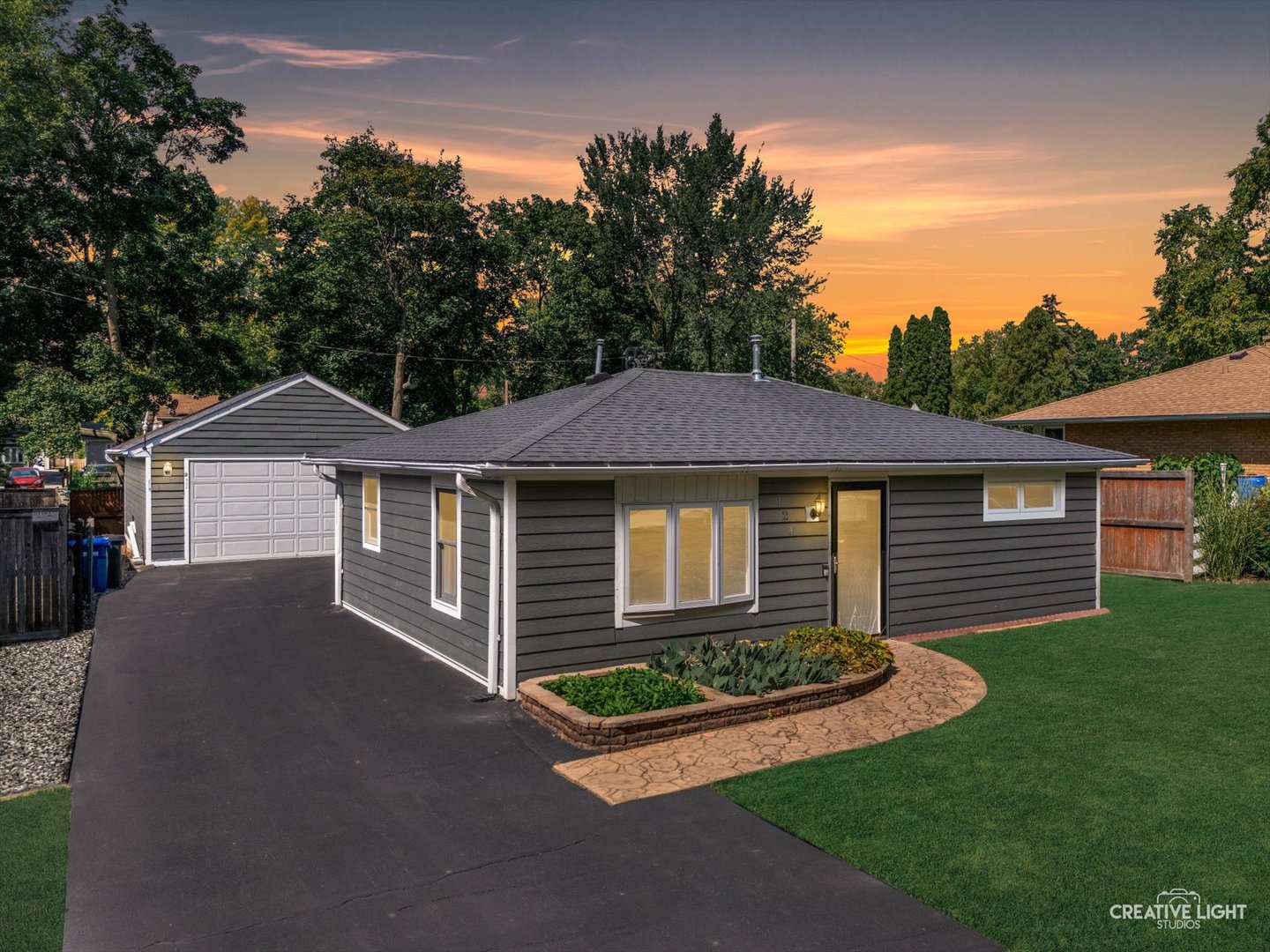 124 S Pine Street, Geneva, IL 60134