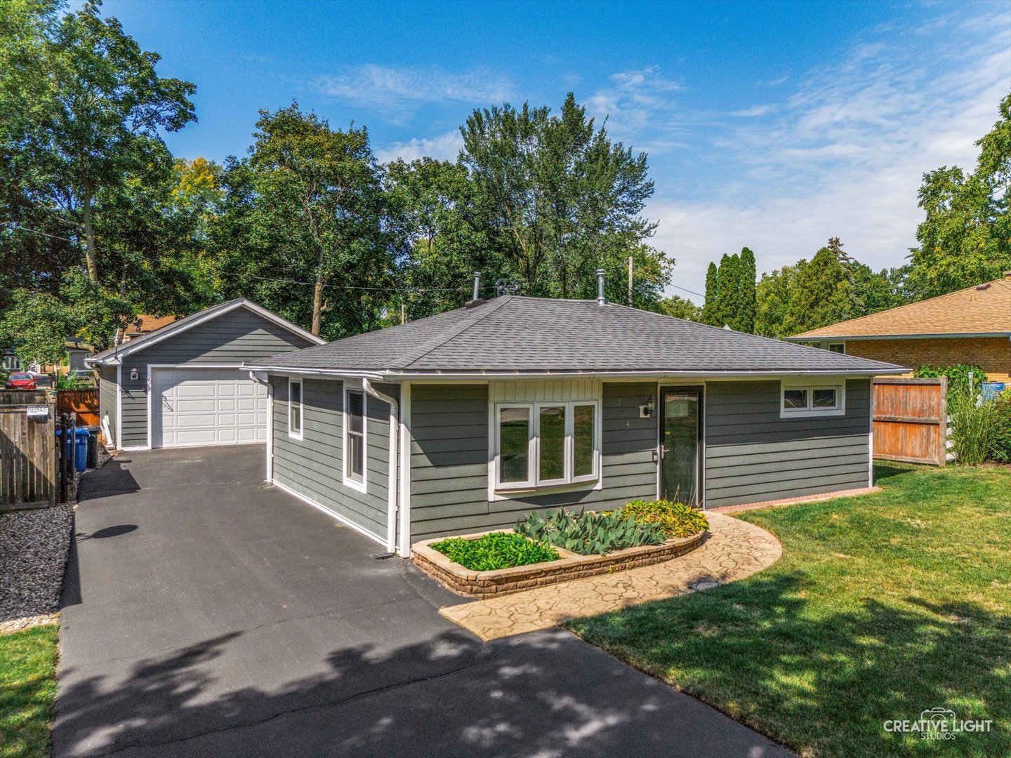 124 S Pine Street, Geneva, IL 60134