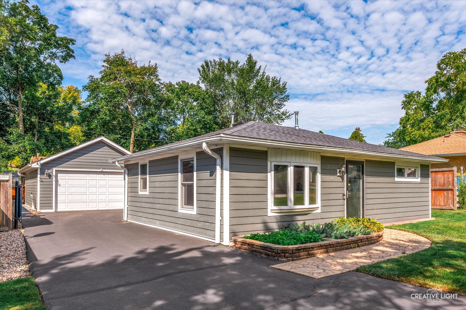 124 S Pine Street, Geneva, IL 60134