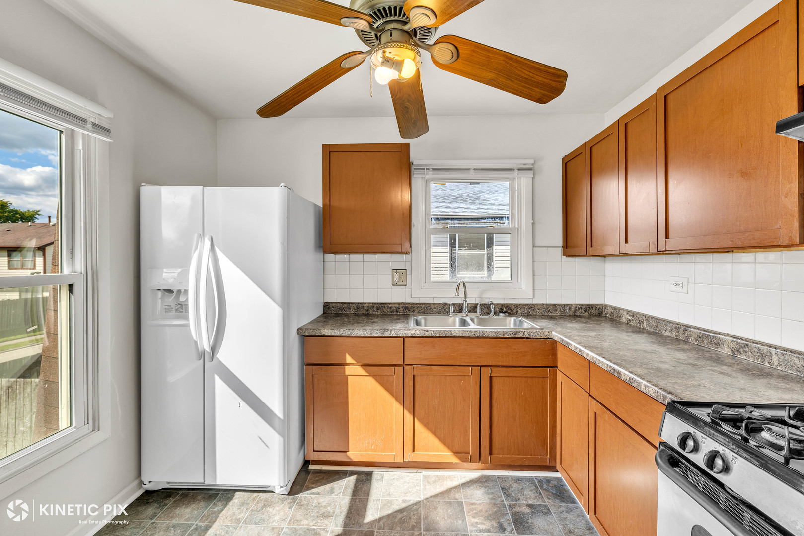 223 Hywood Lane, Bolingbrook, IL 60440