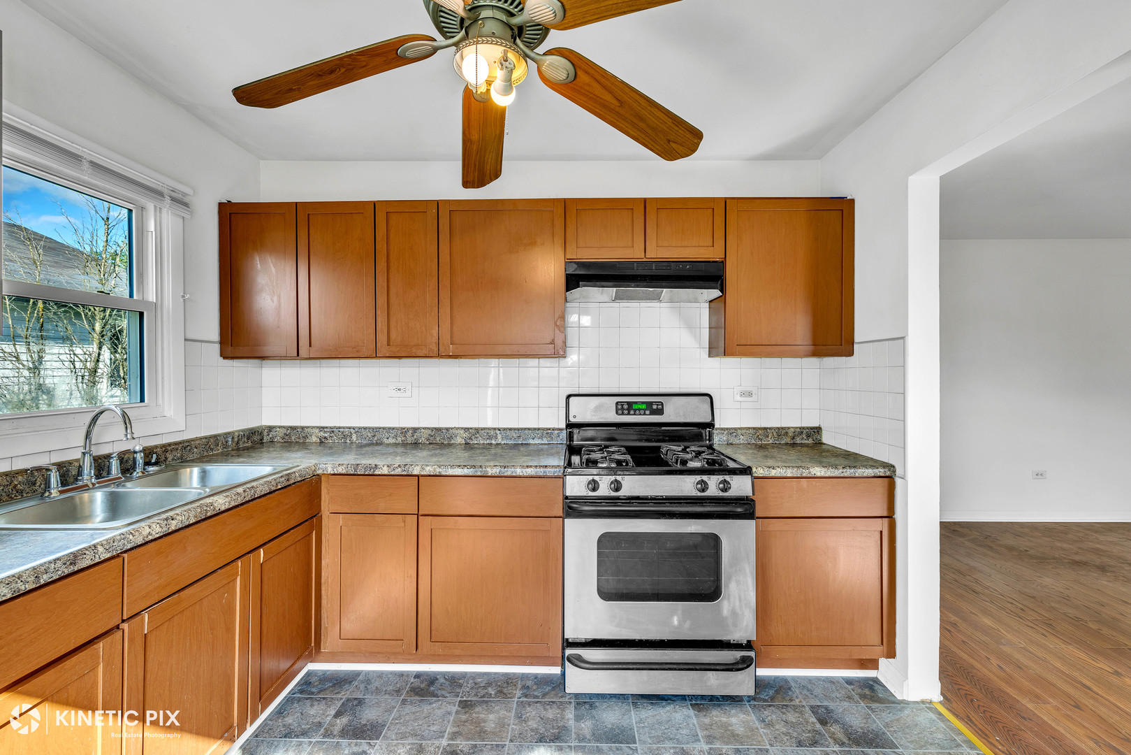 223 Hywood Lane, Bolingbrook, IL 60440